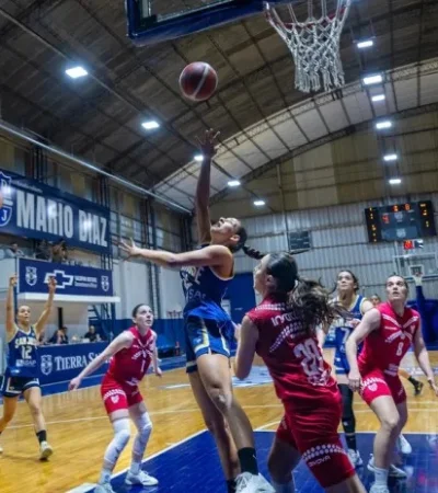 San José cayó en casa.