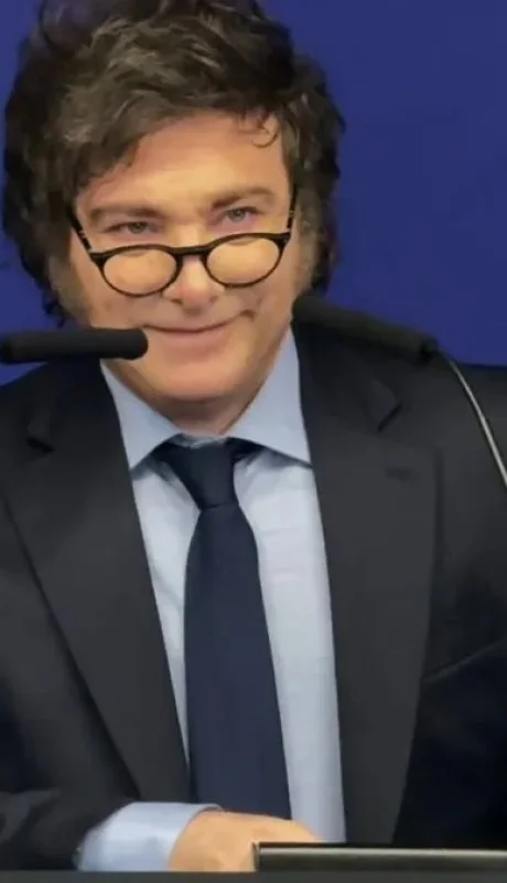 El viaje a Miami consolida la proyección internacional de Milei, que busca afianzar su imagen en escenarios globales.