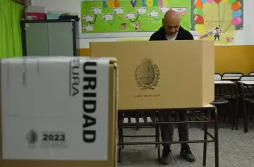 Mendoza rumbo a las urnas: El abstencionismo es el puntero silencioso en un clima de informados y desinformados