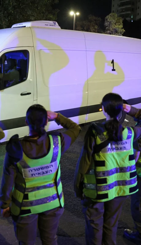 15 cuerpos recuperados hasta ahora. El Ejército israelí inicia el proceso de identificación forense.