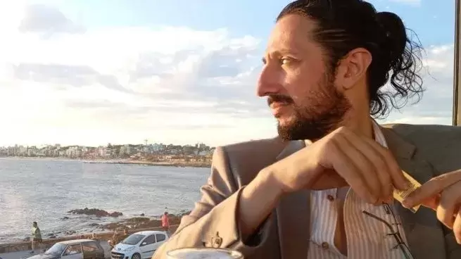 Otros tiempos: Laurta de traje, posando para sus redes sociales.