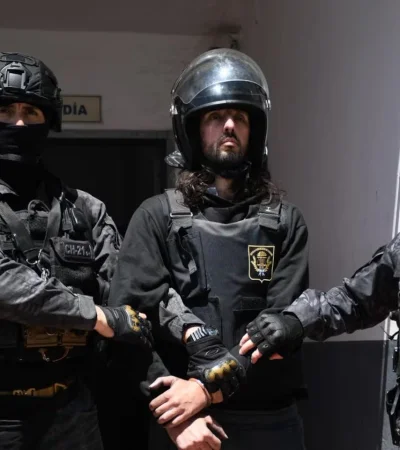 Pablo Laurta, luego de que se le hiciera la revisión médica.