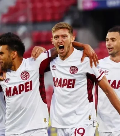 Gran partido de Lanús en Chile.