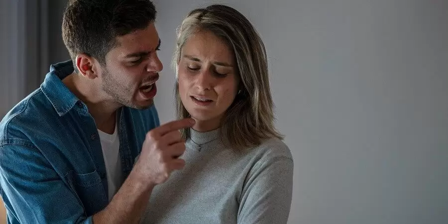 Para la experta, la salida de la violencia es difícil por la multiplicidad de obstáculos, siendo el económico y el de vivienda los principales.