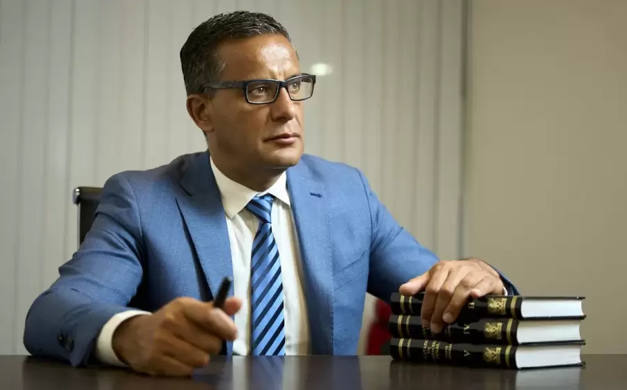 Juez Sebastián Sarmiento.