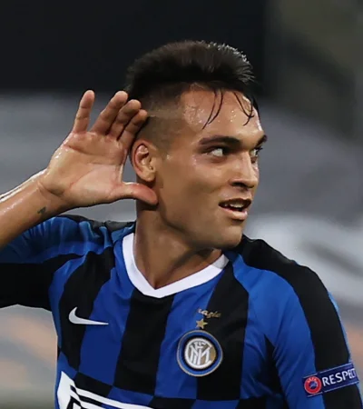 Lautaro Martínez sin pelos en la legua