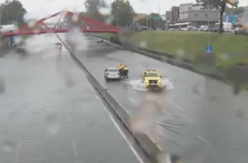 El diluvio en AMBA: La increíble cifra de usuarios sin luz y el tren Roca limitado