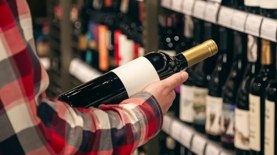 La compra y venta de alcohol se extiende hasta hoy a las 21 horas.