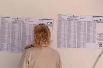 El tiempo corre y no alcanza: la baja participación electoral a las 17h que enciende las alarmas