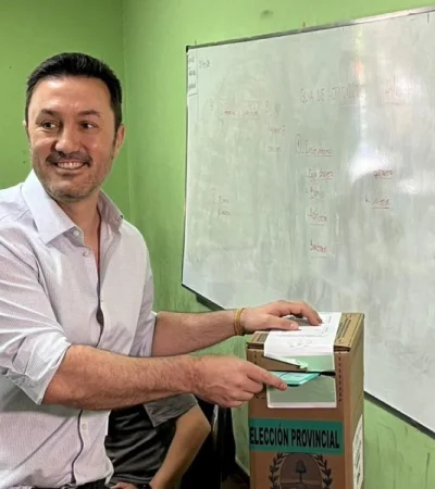 Petri cumplió con el deber cívico en el Este de Mendoza.