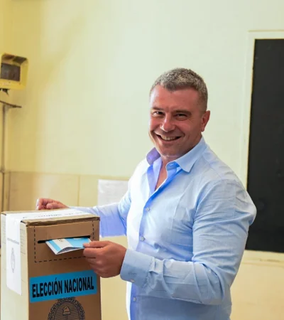 Diego Costarelli votó y calificó estas elecciones como un plebiscito de gestión.