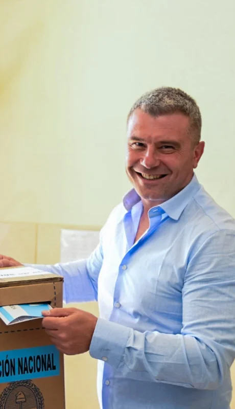 Diego Costarelli votó y calificó estas elecciones como un plebiscito de gestión.