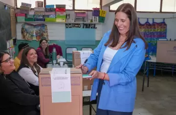 Tras votar, Marisa Uceda consideró que es momento de reflexionar y fortalecer la democracia