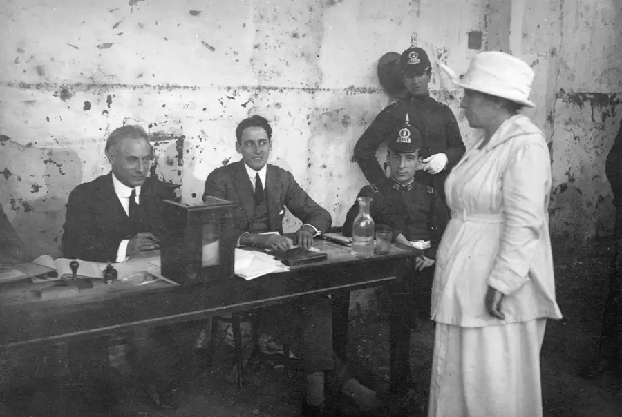 Julieta Lantieri fue la primera mujer en América Latina en emitir su voto, en 1911. Faltaban mucho para llegar a un sufragio realmente secreto.