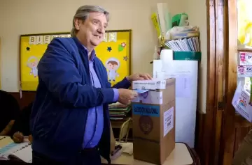 Emir Félix reconoce la derrota mientras el oficialismo se consolida en Mendoza y el país