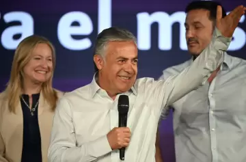 Cornejo en el búnker: "Mendoza es el faro donde debe mirarse la Argentina"