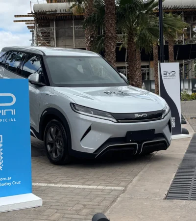 Los modelos eléctricos e híbridos de la marca ya se prueban y comercializan a través de Yacopini.