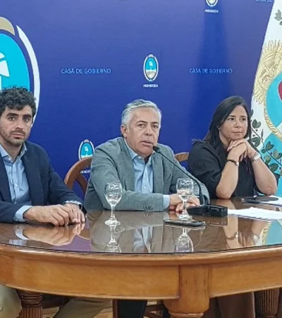 Alfredo Cornejo en conferencia de prensa en Casa de Gobierno/ Fuente: Captura de Video