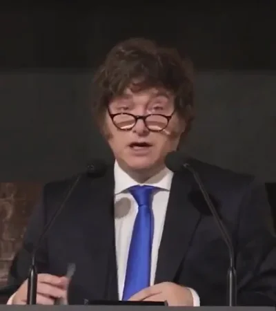 Javier Milei visitó un canal de televisión