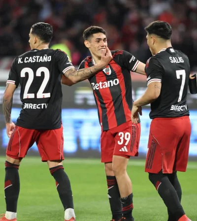 Santiago Lencina renovó contrato hasta el 2029.