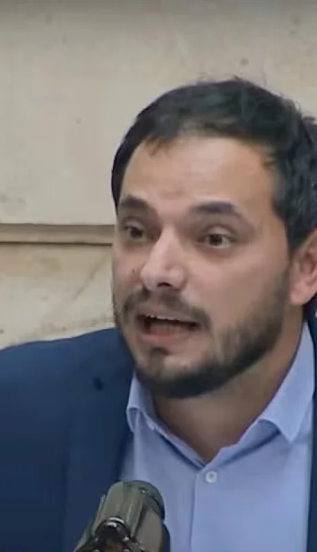 Los argentinos decidieron esta vez cruzar el río, no volver para atrás, y terminar juntos esta etapa que empezamos en 2023" (Á. Martínez).