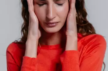 No es solo el alcohol: los síntomas silenciosos que el cuerpo envía antes de un colapso cardíaco en las Fiestas