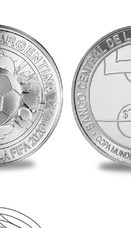 La moneda grafica la jugada del segundo gol a Inglaterra, pero no nombra al Diego