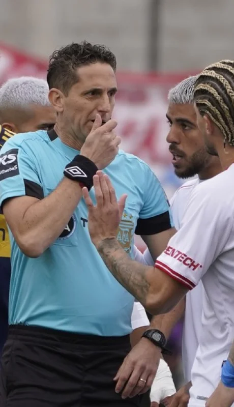 Nicolás Lamolina tuvo un mal partido y fue frizado.