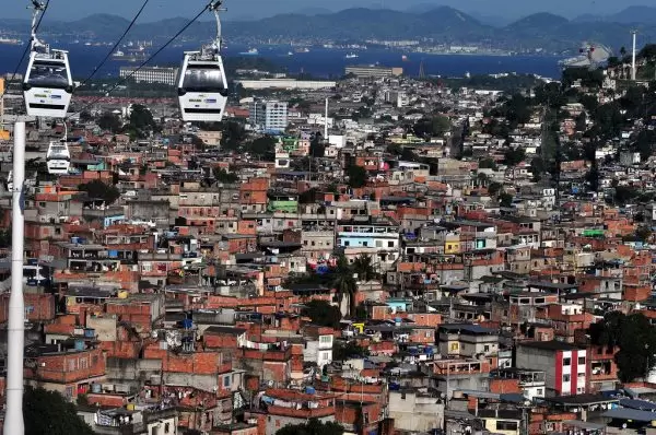 La población total de las favelas brasileñas alcanza a las 16.400.000 personas.