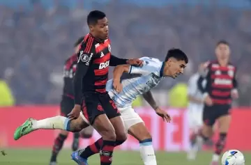 Racing  y Flamengo igualaron en Avellaneda y los brasileños están en la final