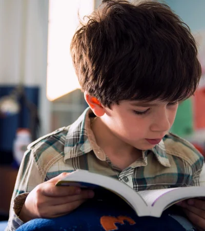 El objetivo central de esta política educativa es obtener información nominal de cada estudiante, tanto al inicio como al cierre del ciclo lectivo
