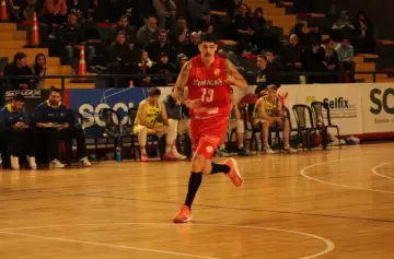 Martín Irrutia, jugador de Huracán Las Heras Básquet: "Un gran torneo sería ingresar a Playoffs"