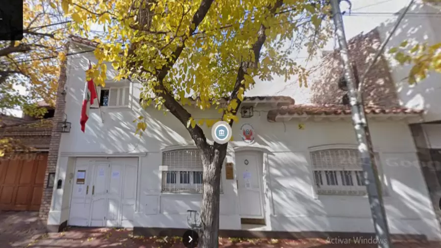 Sede consular en la calle Huarpes