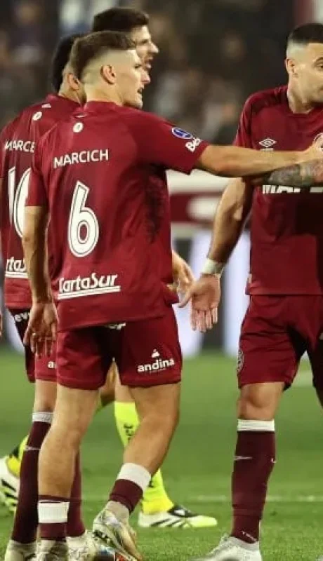 Duro duelo entre Lanús y la U.