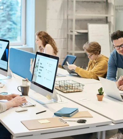 Los especialistas que dominan la nueva arquitectura de la Inteligencia Artificial ya se aseguran sueldos de seis cifras.