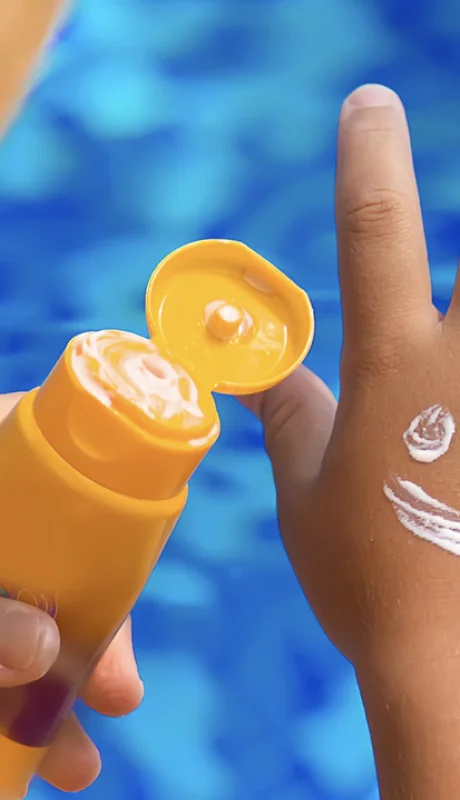 Cassani advirtió sobre los riesgos de la exposición solar en Mendoza y la importancia de usar protector sola adecuado.