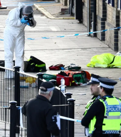 El ataque con cuchillos dejó un saldo de once heridos en el tren que iba hacia Londres.