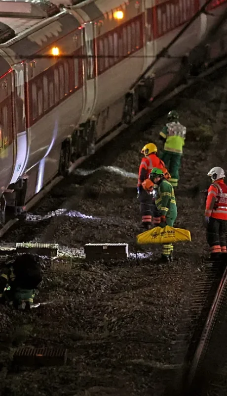 El ataque con cuchillos dejó un saldo de once heridos en el tren que iba hacia Londres.