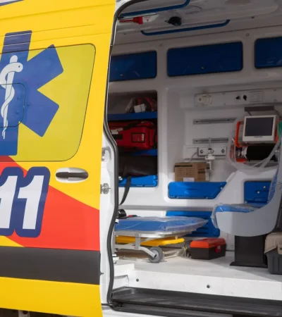 Una ambulancia del SEC involucrada en el trágico accidente que le costó la vida a un ciclista en San Martín.