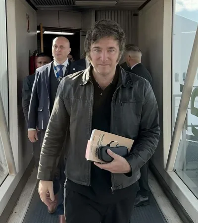 Javier Milei planea viajar a Londres en 2026