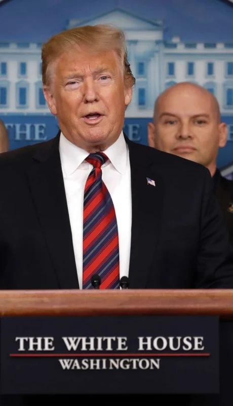 Trump está analizando activamente formas de que otros países adopten el dólar como moneda principal para frenar e avance de China.