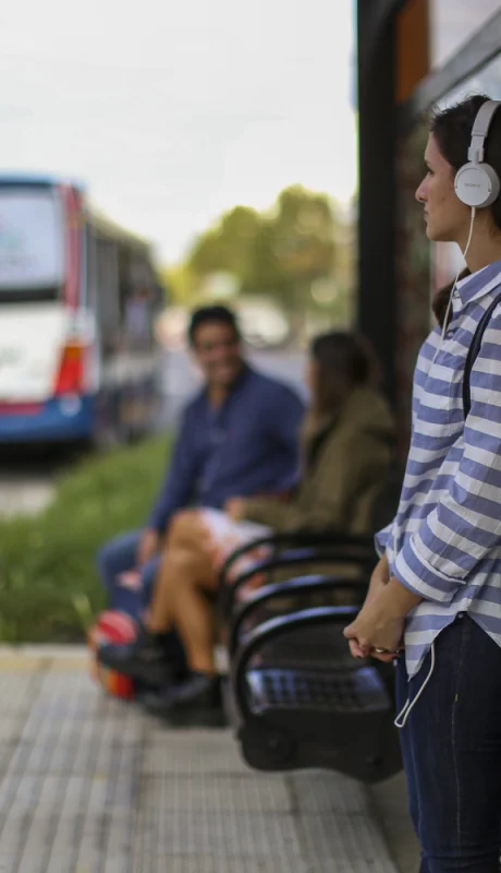 La calma no siempre está en el bosque: la ciudad también puede sanar la mente, si sabemos por dónde caminar.