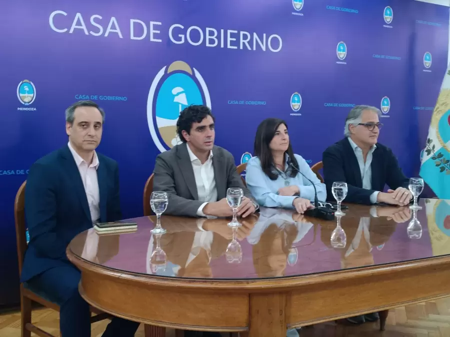 Javier Soto, Natalio Mema, y Diego García.