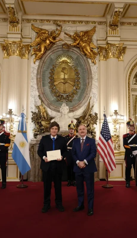 Milei con el nuevo embajador Lamelas