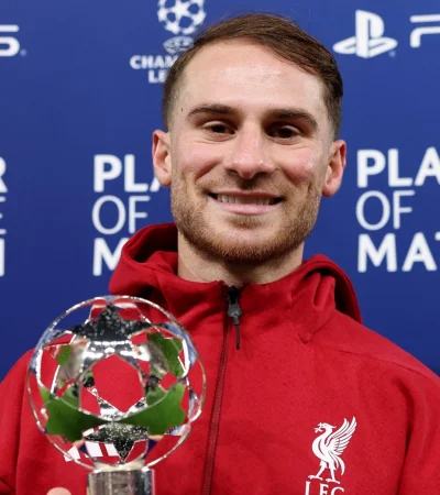 Alexis McAllister recibió el premio al jugador más destacado en Liverpool y Real Madrid