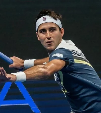 Tomás Etcheverry arrancó muy bien en Atenas