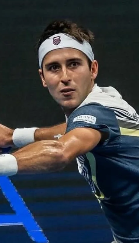 Tomás Etcheverry arrancó muy bien en Atenas