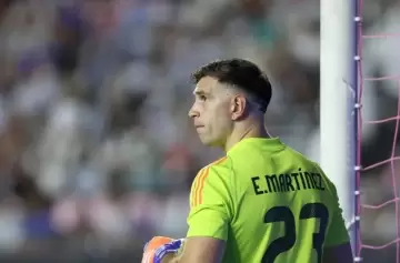 Dibu Martínez será baja en la Selección: los detalles