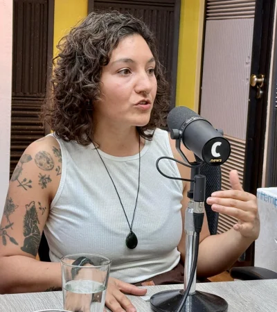 Trinidad Croseri explicó en El Interactivo cómo Savia une cosmética útil con el cultivo propio de sus plantas.