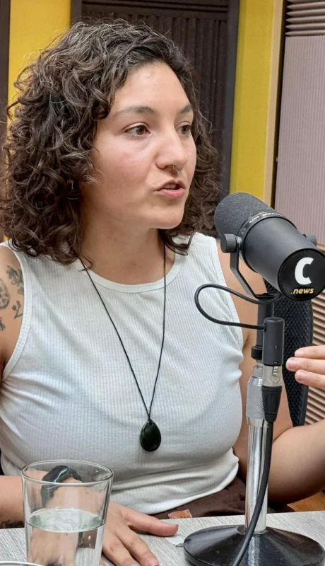 Trinidad Croseri explicó en El Interactivo cómo Savia une cosmética útil con el cultivo propio de sus plantas.